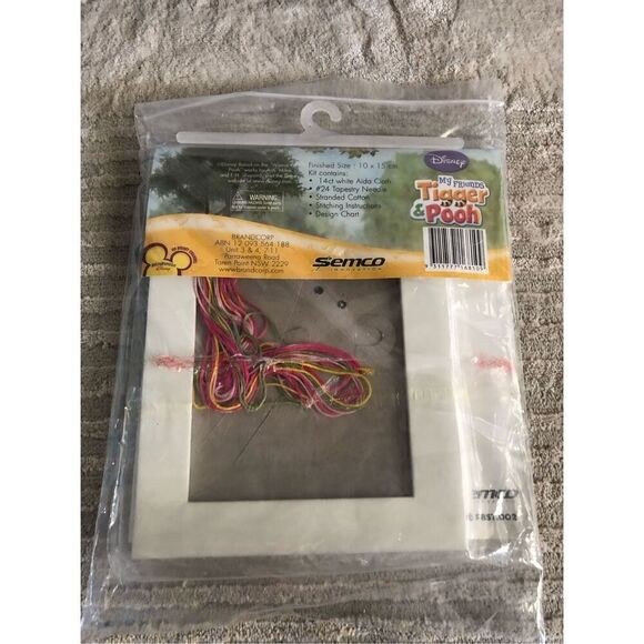 Disney Petite Piglet Simply Sewn Stitching - Picture 4 of 8